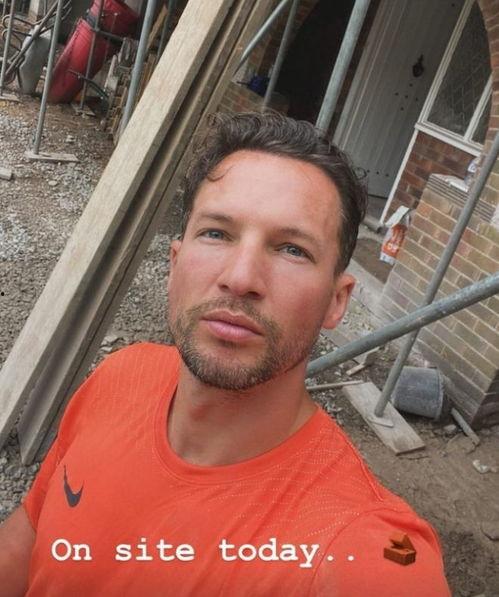 明星工地干活图片,体验工地辛勤汗水