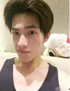 锁骨男明星,揭秘那些令人倾倒的锁骨男明星风采