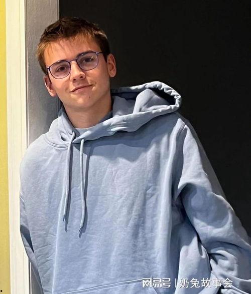 50岁网红认识优质男士,谱写新时代爱情传奇